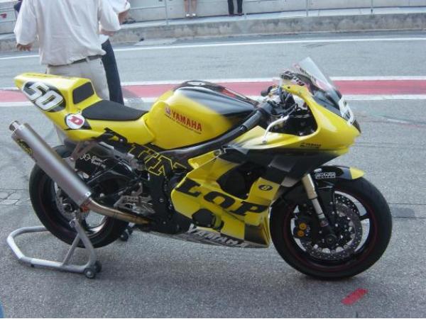 Presentación R6 y R1 2006 en Montmeló