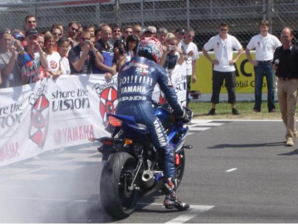 Presentación R6 y R1 2006 en Montmeló