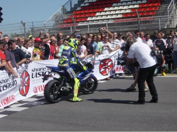 Presentación R6 y R1 2006 en Montmeló