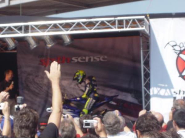 Presentación R6 y R1 2006 en Montmeló