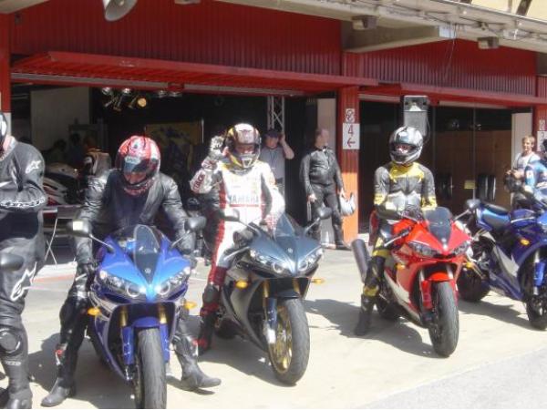 Presentación R6 y R1 2006 en Montmeló