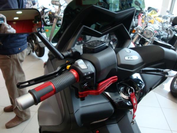 TMAX 530 FULL EQUIP