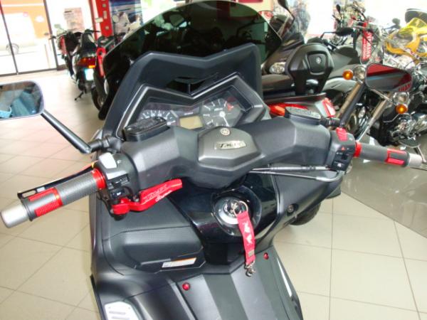 TMAX 530 FULL EQUIP